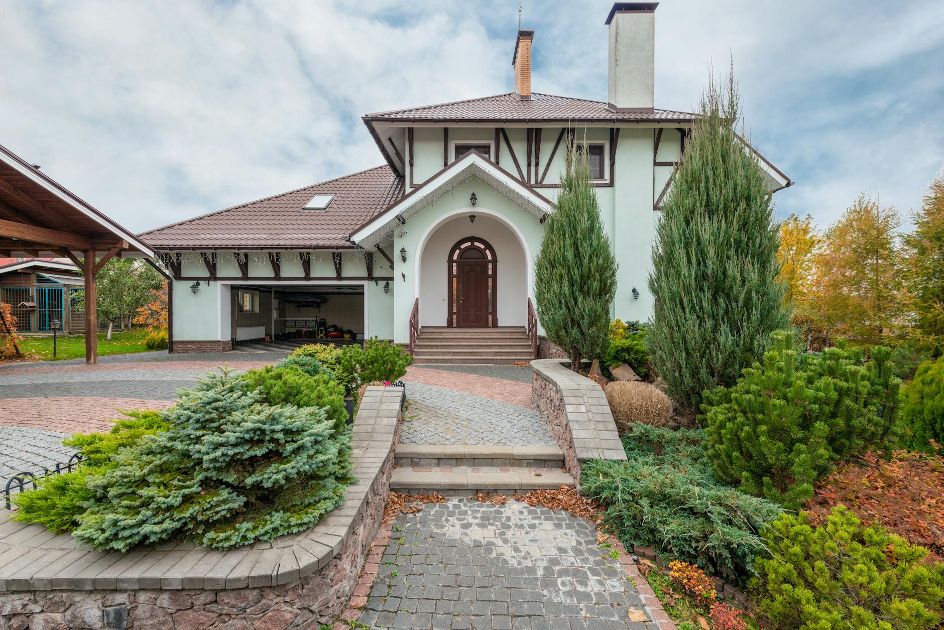 Professional residential landscaping and curb appeal — Green Horizons Austin TX