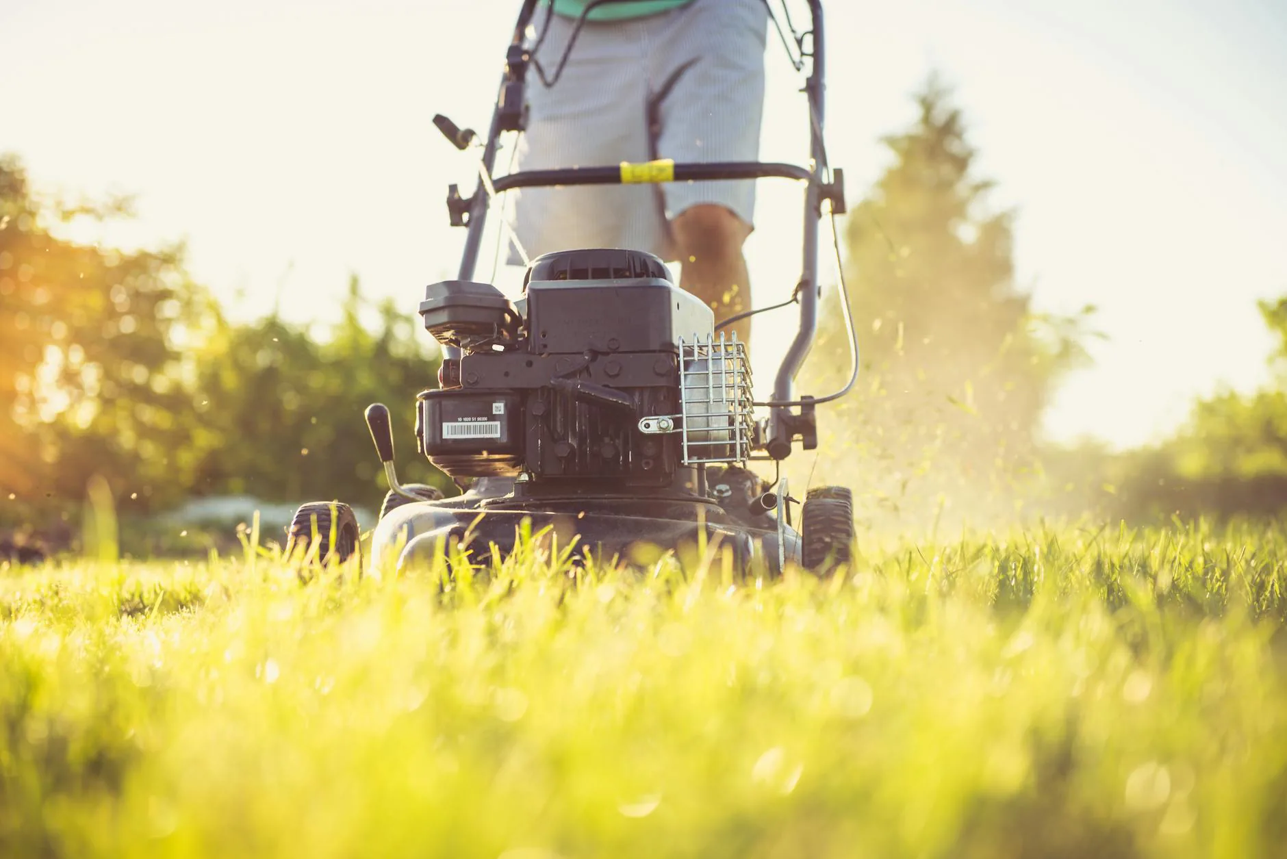 Professional lawn mowing and maintenance service Ridgewood NJ